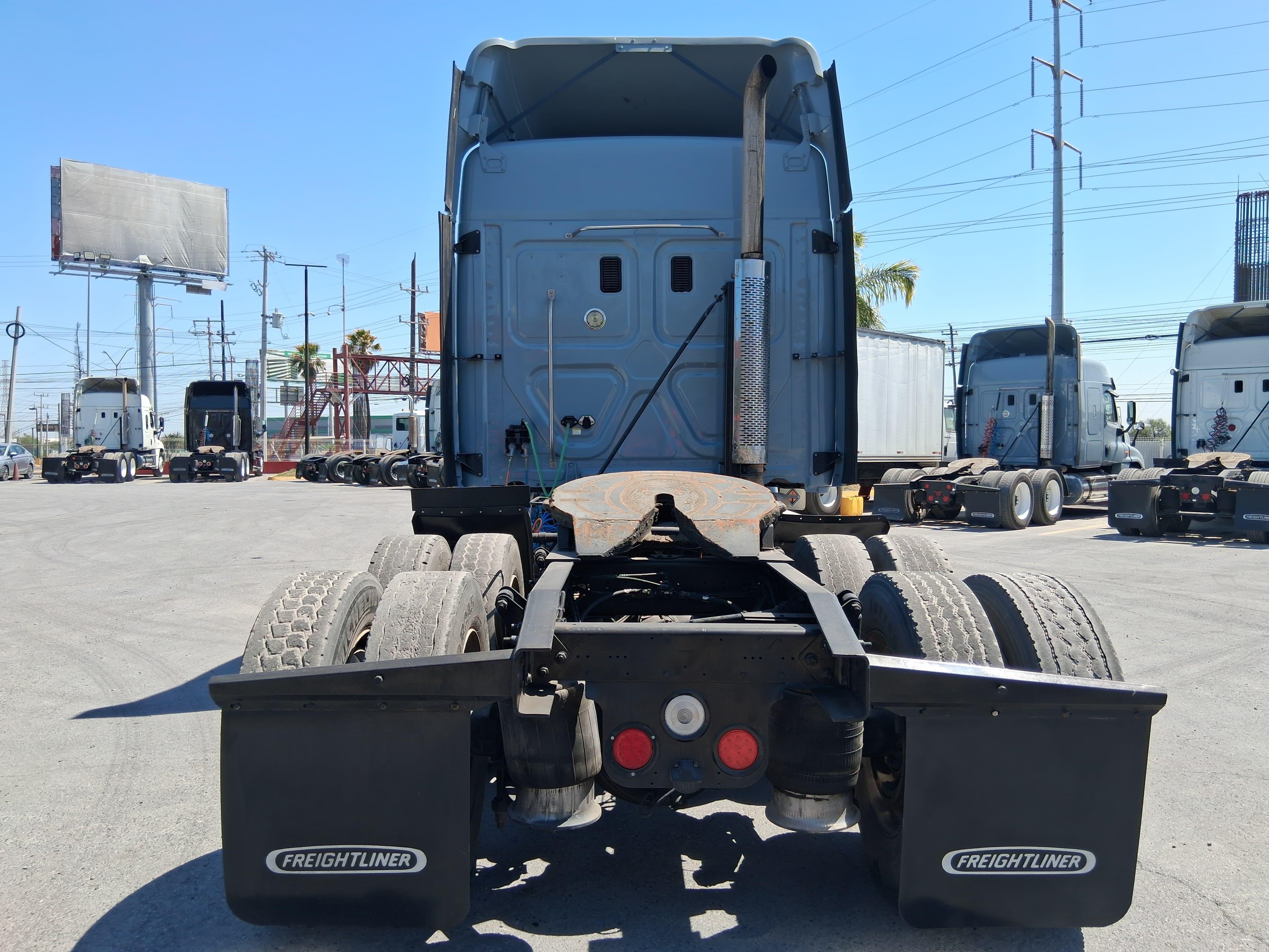 Freightliner Cascadia DD15